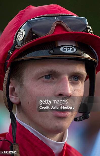 20:45 Kempton .